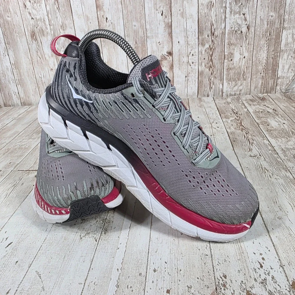 Hoka One One Clifton 5 Wide Mens 6.5 Grey Red Running Shoes 1093758 AMTL